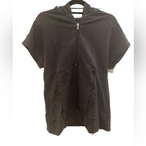 New York & Co hooded shortsleeved sweatshirt